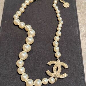 CHANEL Cream Pearl Necklace with Gold Logo